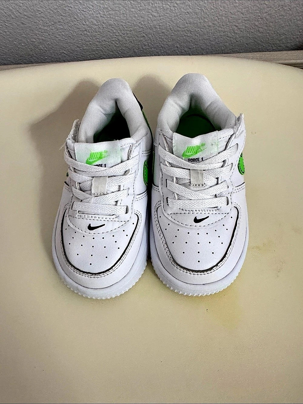Nike Air Force 1 Kids Sneakers White & Neon Green US 7C
